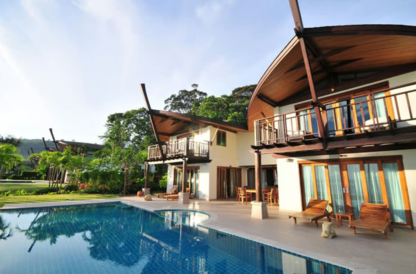 Chi of Life Retreats tropical villas and swimming pool